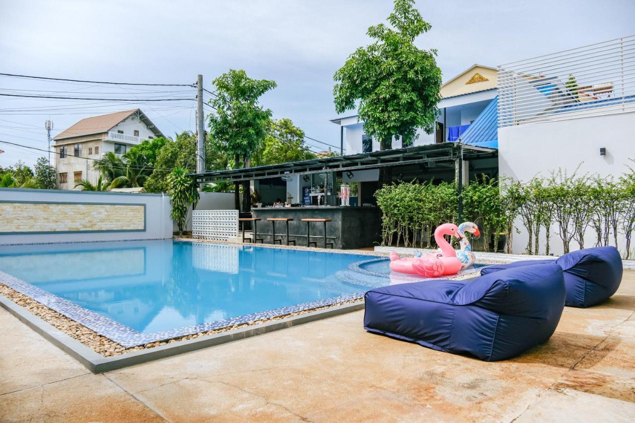 Queentown Hostel Siem Reap Exterior photo