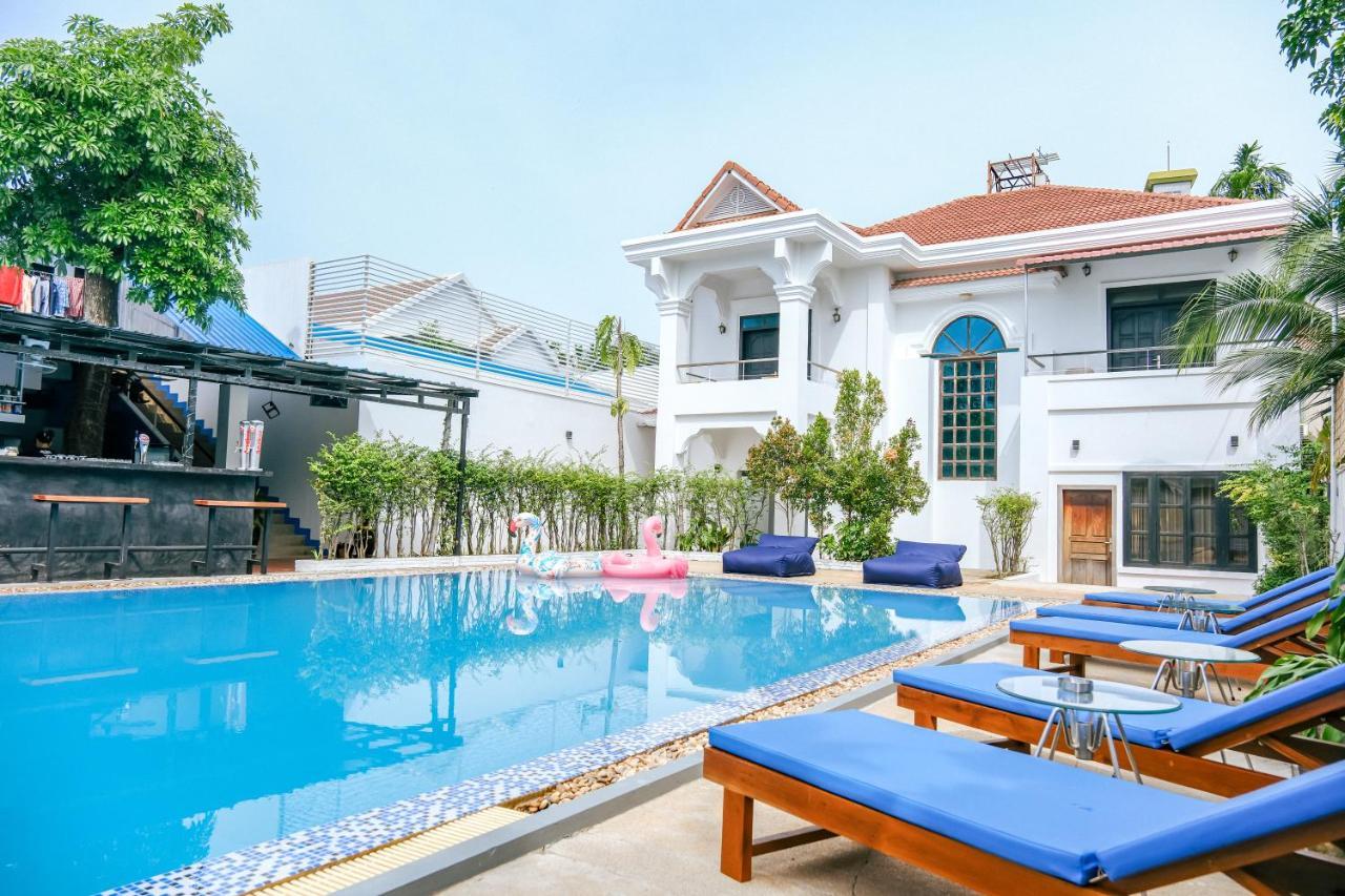 Queentown Hostel Siem Reap Exterior photo